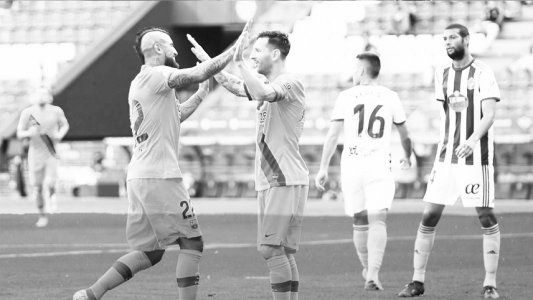 Sin sobrarle nada y con Ter Stegen como figura, Barcelona le ganó 1-0 a Valladolid y acecha a Real Madrid