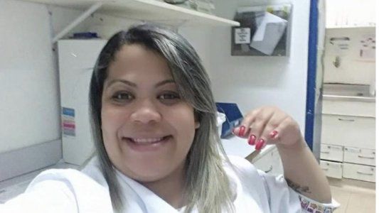 La mano de Dios: el tierno método que usó una enfermera para tranquilizar a sus pacientes con coronavirus