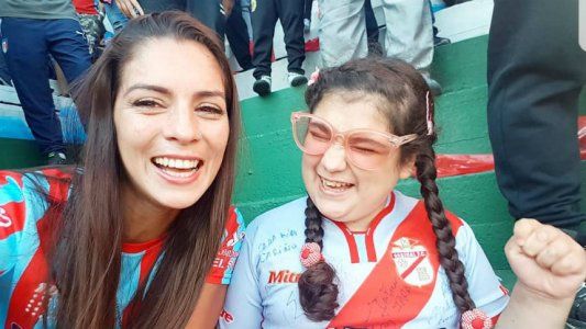 La historia detrás del video: el amor de Carla y Mía por Arsenal