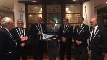 Insólito: en medio de la crisis, legisladores viajan a Japón a jugar al Rugby en el Mundial Parlamentario