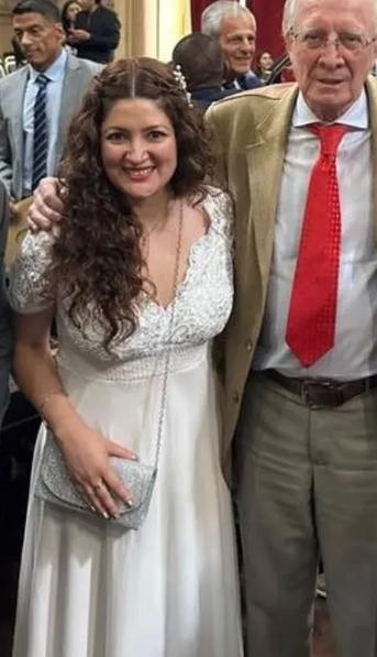 Una diputada de Salta asumió a su banca con un vestido de novia: Hoy me caso con la gente