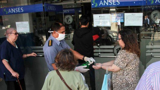 Jubilaciones, Pensiones, AUH, AUE: quiénes cobran hoy 19 de mayo 2021