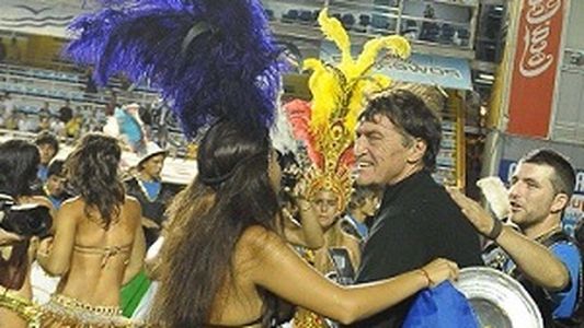 ¿Donde metió la manito Falcioni?