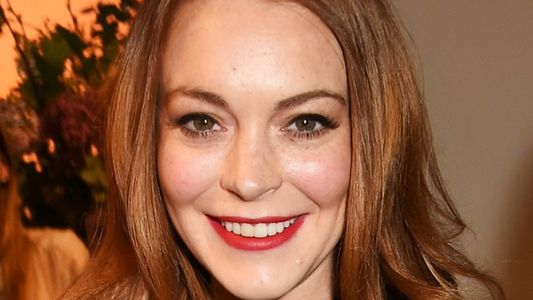 Lindsay Lohan es muy criticada por su cuerpo en traje de baño