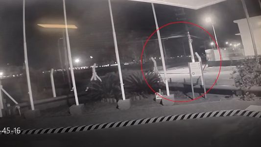 Ladrón intentó robarles a dos policías que se dirigían a la casa de Cristina Kirchner y terminó muerto