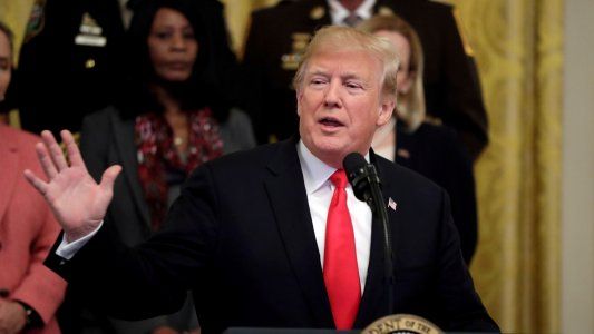 Por la muerte de Bush, Trump canceló la conferencia de prensa que iba a dar en la Argentina