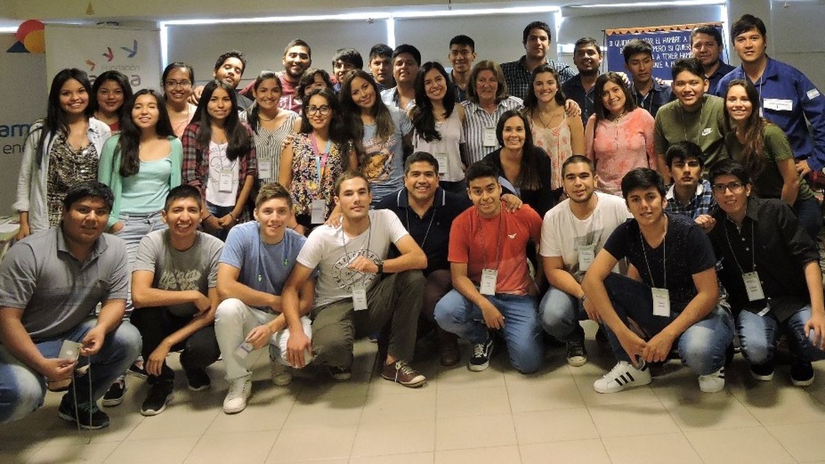Según Fundación Pampa Energía, en los últimos seis años acompañó con becas a 3.396 estudiantes secundarios y 798 universitarios (Foto: Fundación Pampa Energía).