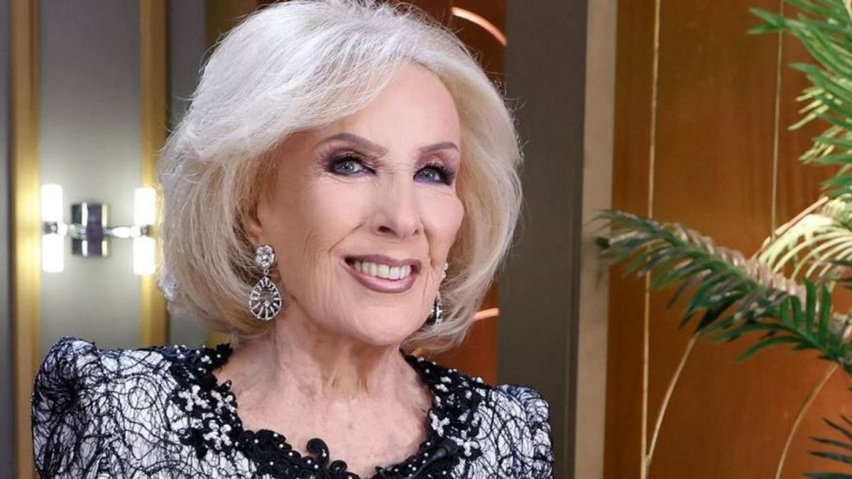 Quién es el famoso cantante que sorprendió revelando su parentesco con Mirtha Legrand