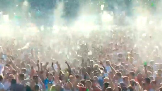 Lluvia de cerveza: el espectacular festejo de los hinchas ingleses en el fan fest de Londres tras el primer gol de la semifinal