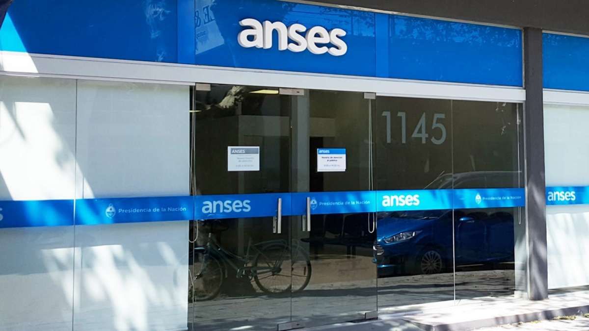 IFE: Le cambian el nombre al bono de ANSES y aumenta a 17 mil pesos