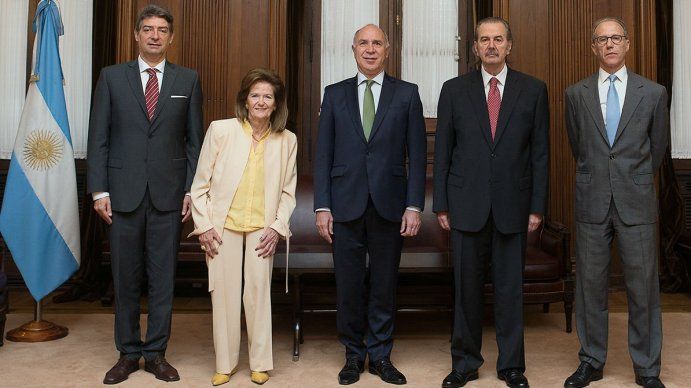 La Corte Suprema, entre espías, hackers y trolls