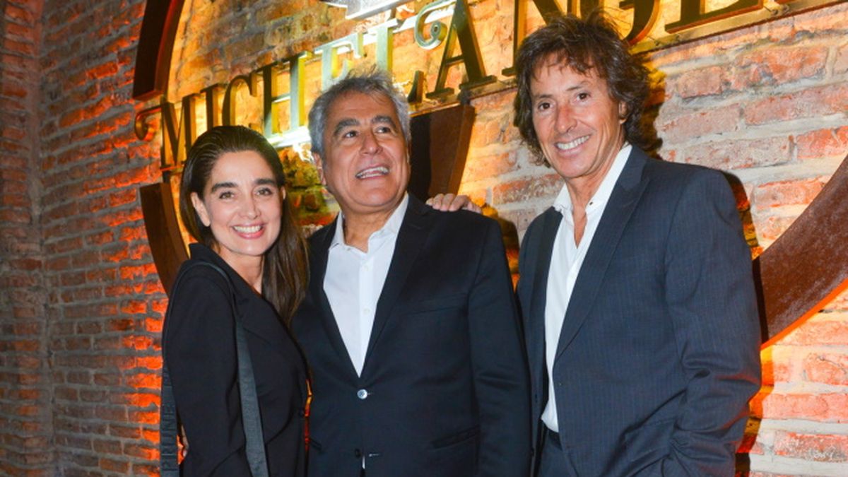 Ver&oacute;nica Varano y Gustavo Berm&uacute;dez junto a Luis Machi, el empresario que recuper&oacute; la tanguer&iacute;a.&nbsp;