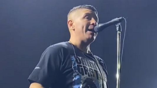 Damas Gratis celebró sus 22 años en un Luna Park a tope