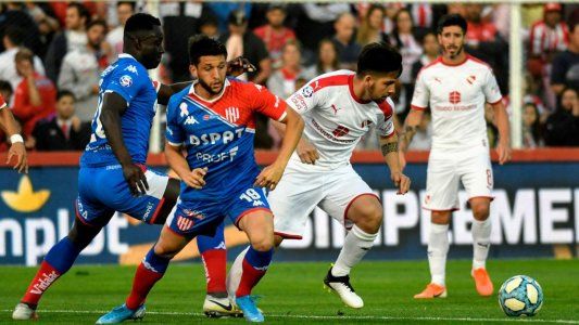 Superliga: Unión remontó dos goles en los últimos seis minutos y empató 2-2 ante Independiente en Santa Fe