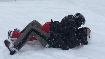 Mimos en la nieve para Luciana Salazar y Martín Redrado