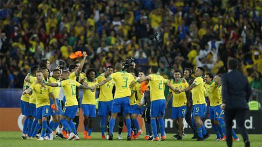 Brasil campeón: le ganó 3-1 a Perú con un final manchado nuevamente por el VAR y el árbitro