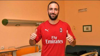 Pipa Rossonero: Higuaín ya es nuevo jugador del Milan