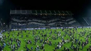 Escándalo y represión en La Plata: ¿se reprograma Gimnasia-Boca o le dan los puntos al equipo de Ibarra?