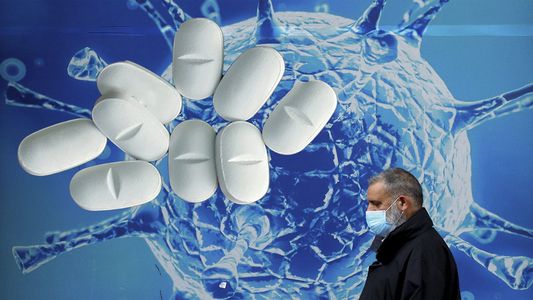 Por qué los antivirales de Pfizer y Merck avanzan contra el coronavirus