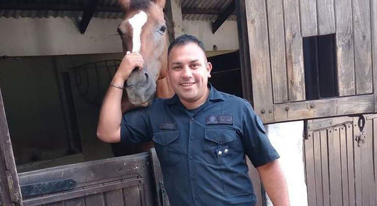 Habló la viuda del policía asesinado: Tenía que haber disparado antes, pero creo que tuvo miedo de las consecuencias legales