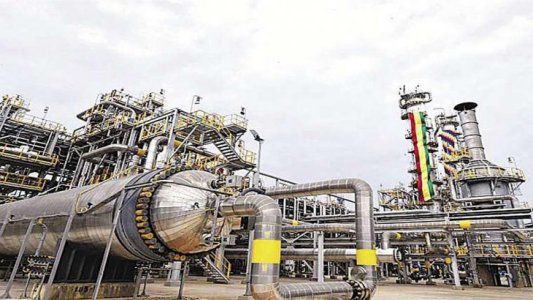 Crisis en Bolivia: las tres medidas que se estudian en el Gobierno por si se corta el envío de gas