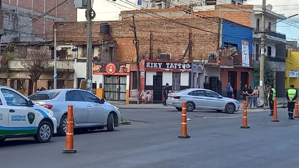 El hecho ocurrió en la intersección de la Avenida El Éxodo y El Carmen de la capital provincial. Foto: Jujuy al Momento.&nbsp;