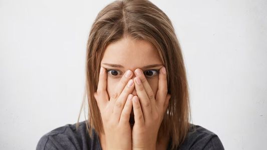 El miedo que te está frenando en este momento, según tu signo del zodíaco