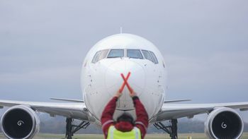 Un avión de Latam arribó este lunes a la Argentina con 1.139.000 dosis de la vacuna de AstraZeneca (Foto: Télam). Un avión de Latam arribó este lunes a la Argentina con 1.139.000 dosis de la vacuna de AstraZeneca (Foto: Télam).