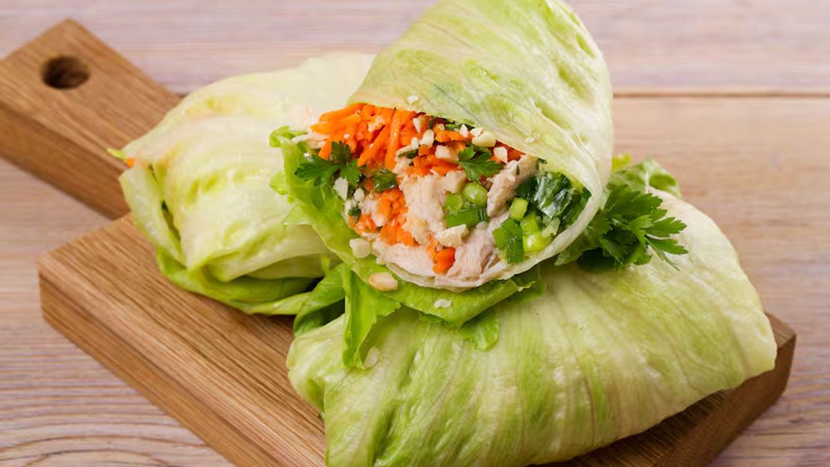 Wraps de lechuga con pollo y verduras: la receta fresca y liviana que va a ser tu favorita este verano