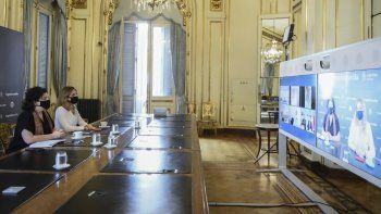 El Gobierno avanza en negociaciones para producir, en su totalidad, vacunas en Argentina. El Gobierno avanza en negociaciones para producir, en su totalidad, vacunas en Argentina.