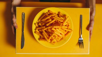 Día mundial de la Papa Frita: un restaurante de comida rápida vende conos a $1