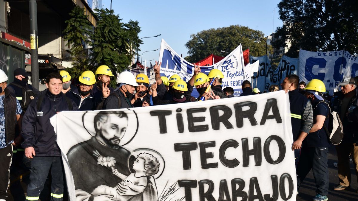 Marchas divididas por el Día del Trabajador y sin la CGT
