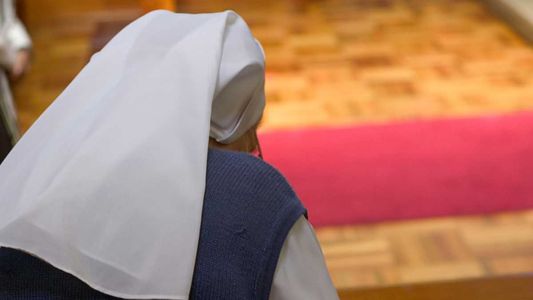 Una monja de 80 años fue acusada de robar más de 835 mil dólares para apostar en Las Vegas