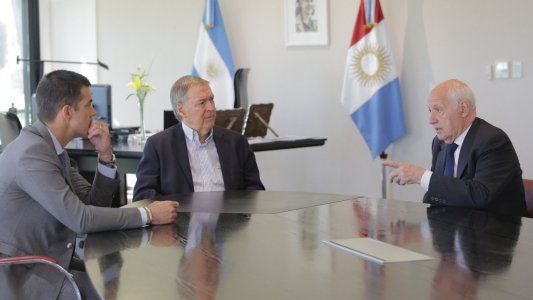 Schiaretti a tres puntas: tras el abrazo con Macri ahora se mostró con Lavagna