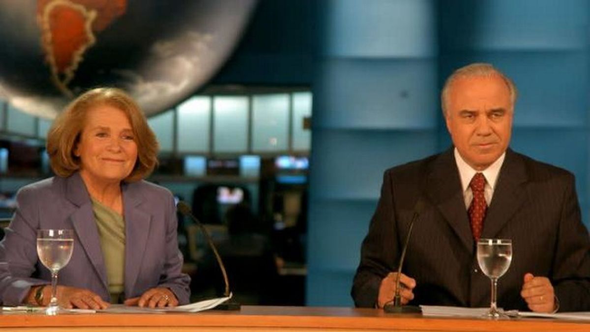 Mónica Cahen D'Anvers y César Mascetti, los conductores de Telenoche  en Canal 13 en su época de oro. 
