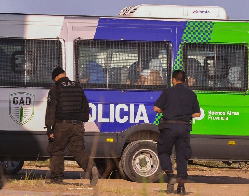 Trasladaron a los diez rugbiers detenidos por el crimen de Fernando para la rueda de reconocimiento