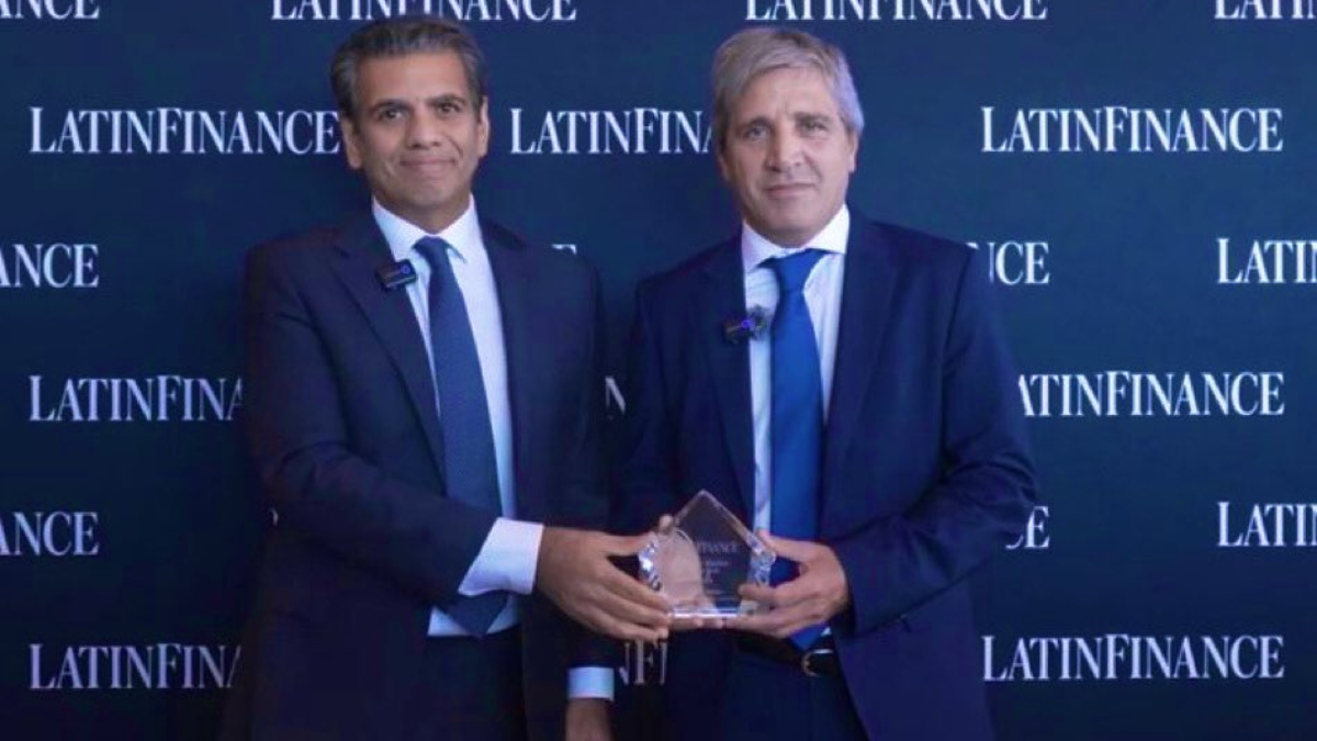 Tras ser premiado como Ministro de Finanzas del Año
