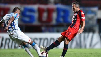 Belluschi se esguinzó la rodilla derecha y estará de cuatro a seis semanas afuera de las canchas