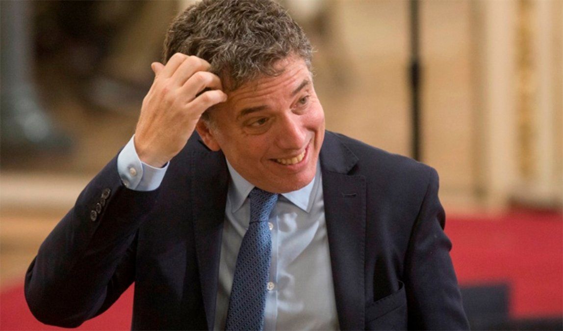 Los insólitos gastos del ministerio de Hacienda: viajes privados, comidas lujosas y chocoarroz para las reuniones