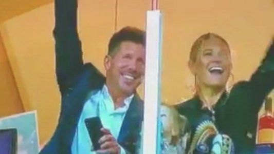 El lindo festejo de Gio Simeone con el Cholo y su familia en Fiorentina