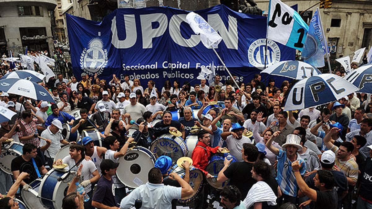 El  Frente de Gremios Estatales decretó hoy el estado de alerta y movilización.&nbsp;
