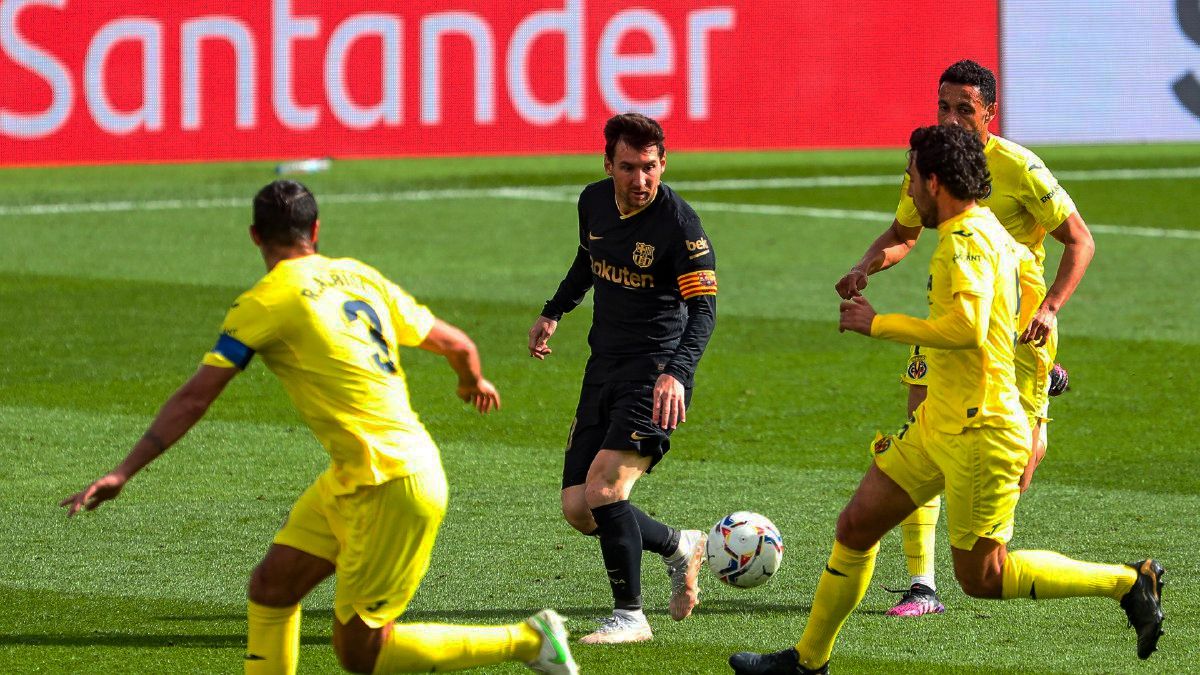 Leo Messi fue atendido y siguió el partido.