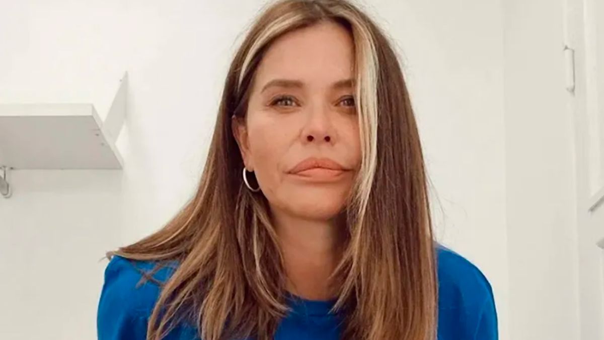 Nazarena Vélez protagonizó una sesión de fotos en ropa interior: Presumiendo mis rollos