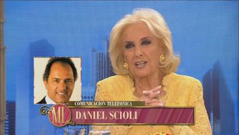 Mirtha Legrand y su distracción en plena nota con Daniel Scioli