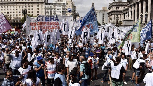 Sigue el conflicto docente: Suteba advierte que si el jueves no hay acuerdo paritario retomará los paros