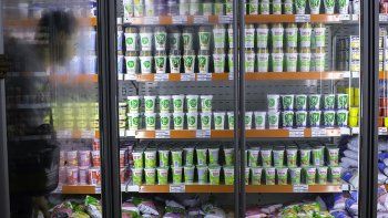 El Gobierno busca contener el precio de los lácteos con una compensación a los comercios