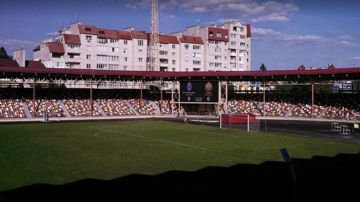 El estadio en Ternopil tiene capacidad para 15 mil personas.