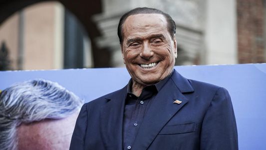 Silvio Berlusconi: la controvertida vida del empresario, magnate de los medios, político y dueño del AC Milan