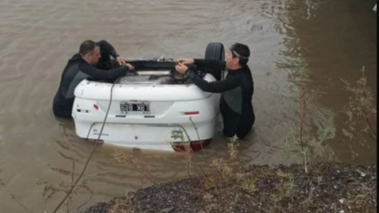 Tragedia en la Ruta 11: cinco personas murieron ahogadas al caer un auto desde un puente a un arroyo