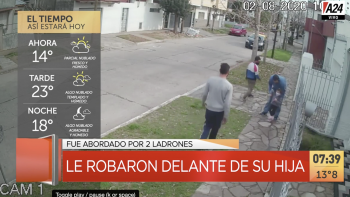 Video: en Ezpeleta, le robaron a un papá que caminaba con su hija de 4 años